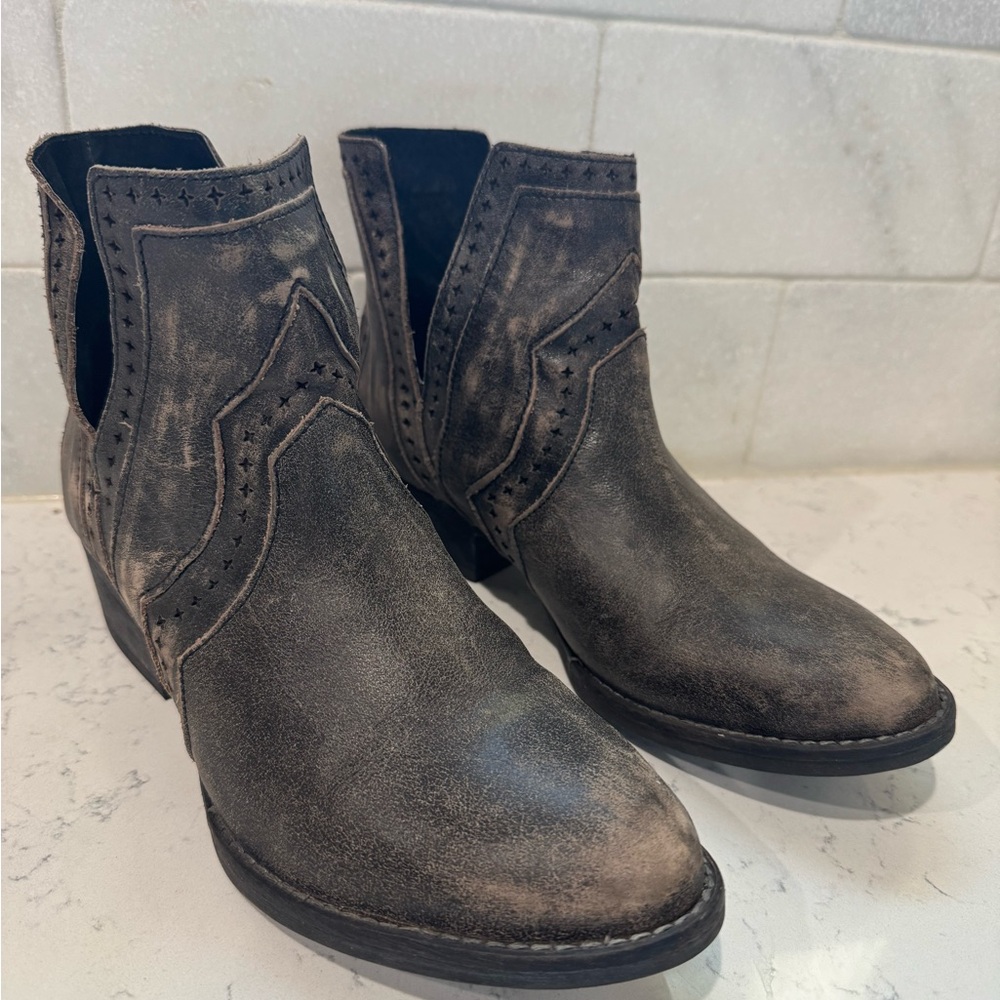 Very Volatile Los Angeles Ankle Boots